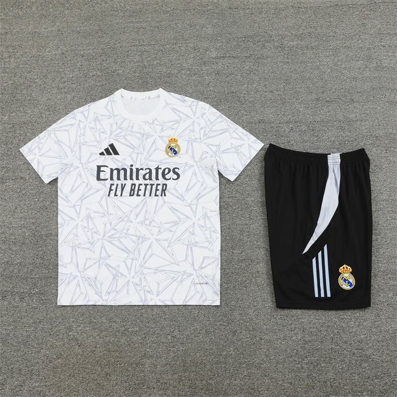 Maglia da allenamento e pantaloncini del Real Madrid 24/25