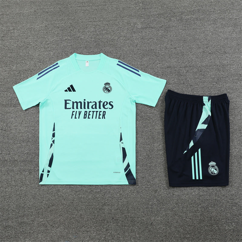 Maglia da allenamento e pantaloncini del Real Madrid 24/25