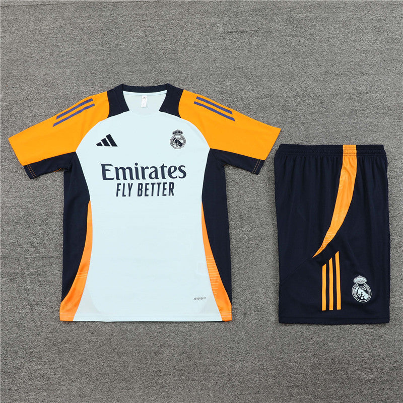 Maglia da allenamento e pantaloncini del Real Madrid 24/25